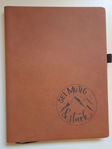 Notizbuch mit Schlaufe -Sei mutig & stark - Kastanienbraun mit Logo