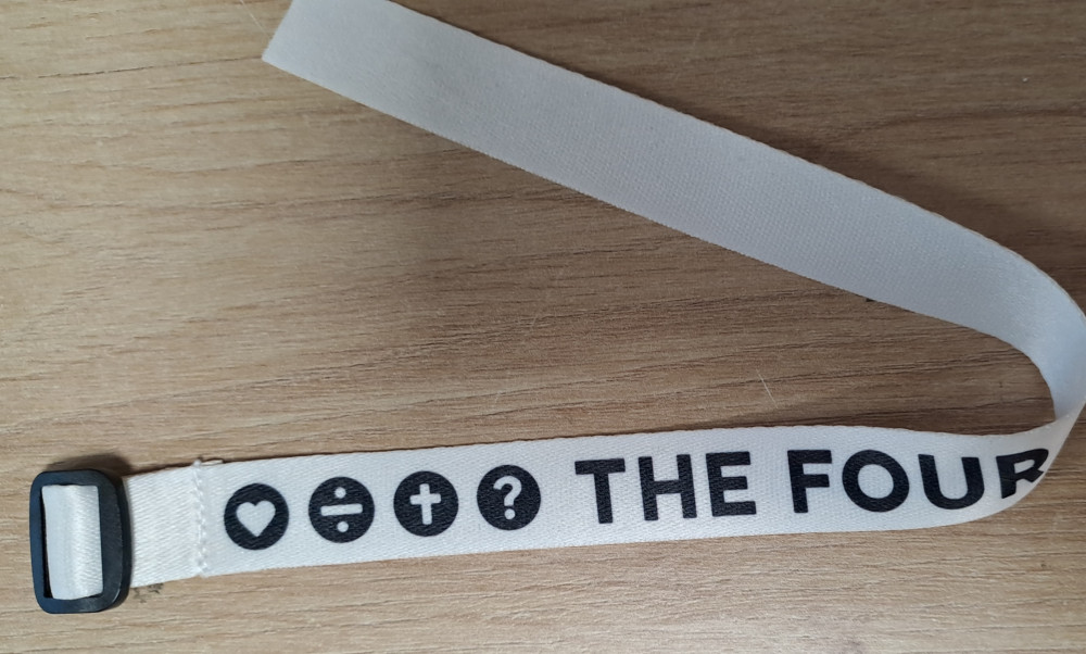 THE FOUR Stoffarmband - Creme