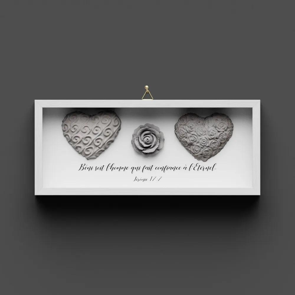 Cadre en bois - "Béni soit l'homme…" Jérémie 17.7 - peint en blanc, avec crochets, coeurs en béton