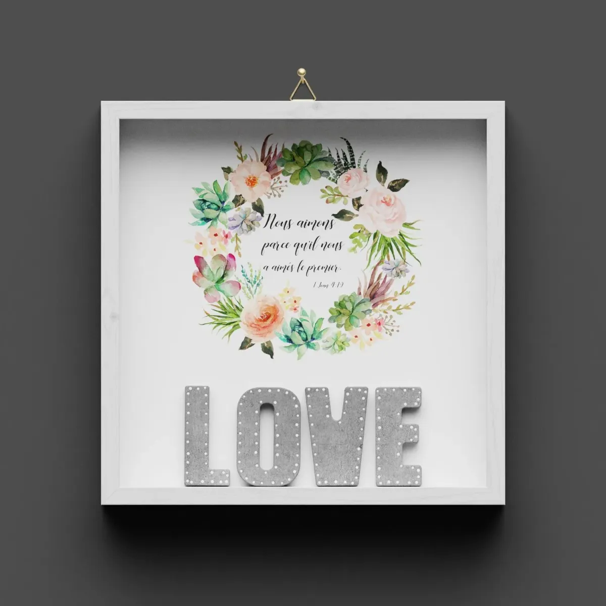 Cadre en bois LOVE - lettres ciment décor points blancs, cadre peint en blanc, avec crochet