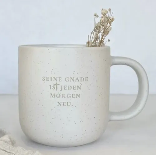 Tasse Styler - Seine Gnade ist jeden Morgen neu - Steingut, weiss gesprenkelt, 350ml